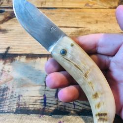 Couteau pliant Corse de berger de poche CURNICCIOLU artisanal de collection corne b&eacute;lier lame damas