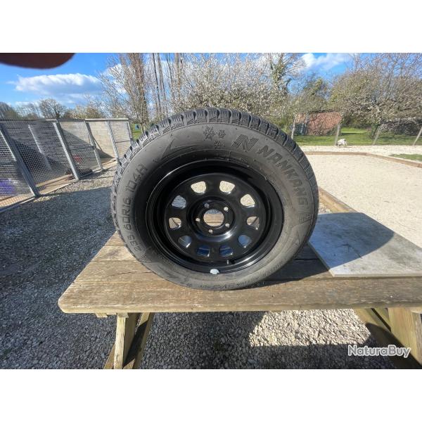 Jantes neuves plus pneux