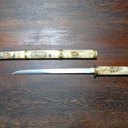 Wakizashi - Sabre japonais en os sculpt&eacute; - p&eacute;riode Meiji (1868-1912) - TBE
