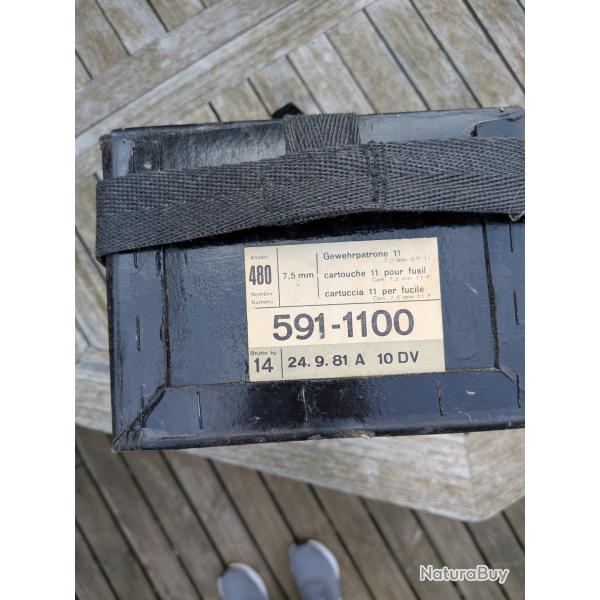 Vends caisse vide Suisse 7,5 fdp inclus.