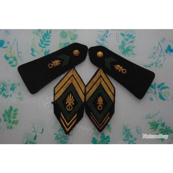 EPAULETTE  + GRADE D'UN LEGIONNAIRE DU 1 � REGIMENT ETRANGER INFANTERIE