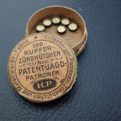 Boite &agrave; amorces pour armes &agrave; poudre noire