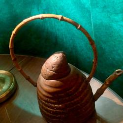 Sculpture "forme de th&eacute;i&egrave;re" - Okimono Japonais en Racine de Bambou - &Egrave;re Meiji