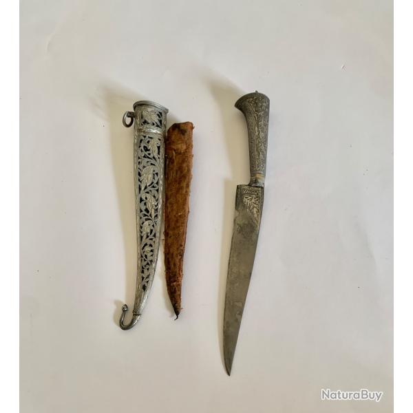 Poignard du XIX si�cle �poque Qajar ( Iran) Fourreau ajour� rare � d�cor Perruches
