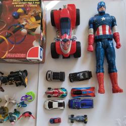 Lot 43 jouets (voiture, figurines) + 1 bo&icirc;te tours de magie 1978.