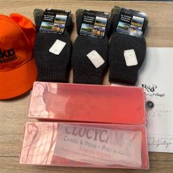 Ultime lot de paire de chaussette + cadeaux &agrave; vendre aux ench&egrave;res destockage chasse armurerie