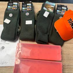Ultime lot de paire de chaussette +  cadeaux &agrave; vendre aux ench&egrave;res destockage chasse armurerie tunet