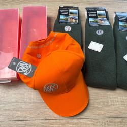 Ultime lot de paire de chaussette +  cadeaux &agrave; vendre aux ench&egrave;res destockage chasse armurerie rws