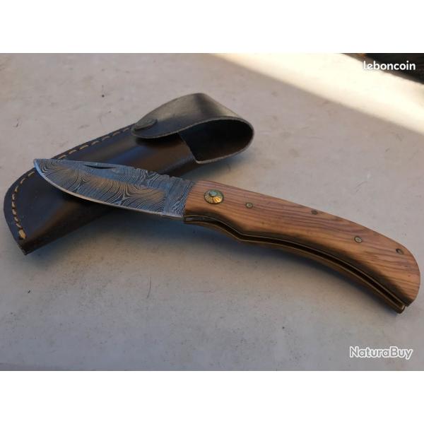 Tr�s beau et solide Couteau pliant Damas bois d'olivier