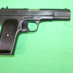 Pistolet Tokarev TT-33 calibre 7,62x25 datant de 1943