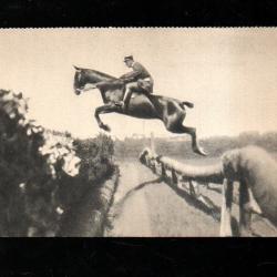 cavalier &agrave; l'entrainement (cadre noir ?) cpa