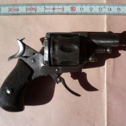 TR&Egrave;S BEAU REVOLVER BULLDOG, CALIBRE 320, EN PARFAIT ETAT