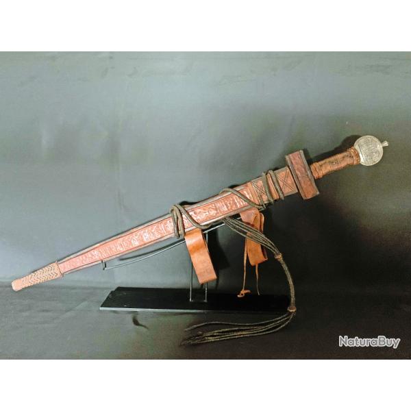 ANCIENNE EPEE AFRICAINE TAKOUBA DU PEUPLE MANDARA, REGION MONTAGNEUSE DU CAMEROUN, NO TOUAREG, RARE