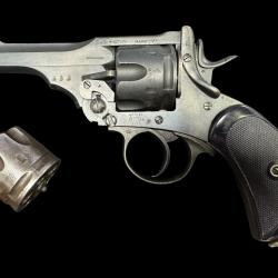 revolver WEBLEY  mk V.     mk 5  calibre 455  avec un deuxi&egrave;me barillet.