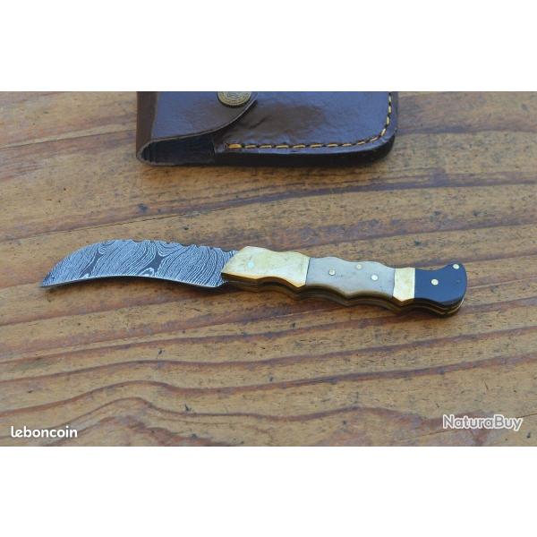 Magnifique couteau de collection Damas et os pi�ces artisanale unique