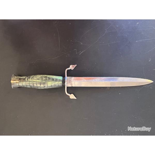 Poignard Fran�ais B�ret rouge