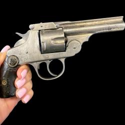 PETIT PRIX!! IVER JOHNSON cal. 38sw num&eacute;ro de s&eacute;rie I33151
