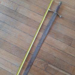 Glaive de Couvreur ou responsable de c&eacute;r&eacute;monie de la franc-ma&ccedil;onnerie. A nettoyer.