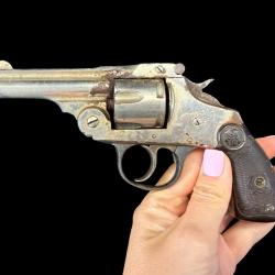 PETIT PRIX!! IVER JOHNSON cal. 38sw num&eacute;ro de s&eacute;rie T21785