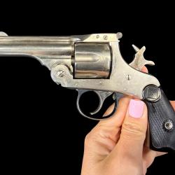 PETIT PRIX!! MAGNIFIQUE HARRINGTON RICHARDSON TYPE 10 cal. 32sw. long  num&eacute;ro de s&eacute;rie G53104