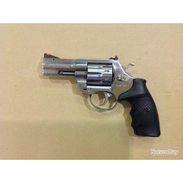 revolver Alfa Proj calibre 22L.R