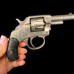 PETIT PRIX!! IVER JOHNSON cal. 22 short num&eacute;ro de s&eacute;rie 2241