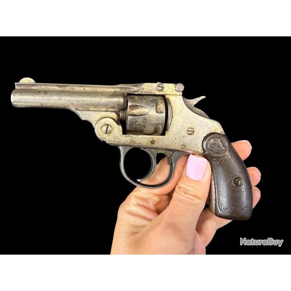 PETIT PRIX!! IVER JOHNSON cal. 32sw num�ro de s�rie E93691