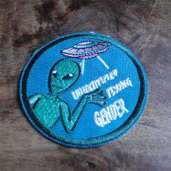 &eacute;cusson  tissu brod&eacute;e thermocollant unidentified flying gender