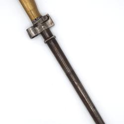 Ep&eacute;e-baionnette : mod&egrave;le 1886 (Lebel) raccourcie.