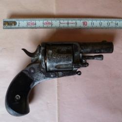 REVOLVER BULLDOG ELG EN CALIBRE 380 (9 MM), TR&Egrave;S BON ETAT