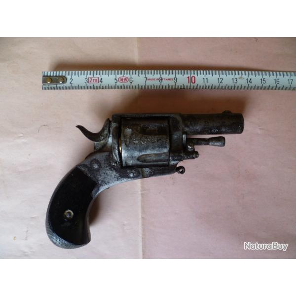 REVOLVER BULLDOG ELG EN CALIBRE 380 (9 MM), TR�S BON ETAT