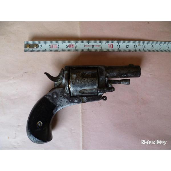 REVOLVER BULLDOG ELG EN CALIBRE 380 (9 MM), TR�S BON ETAT
