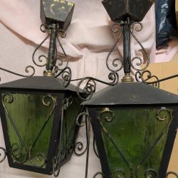 Lanternes fer forg&eacute; artisanales (deux)