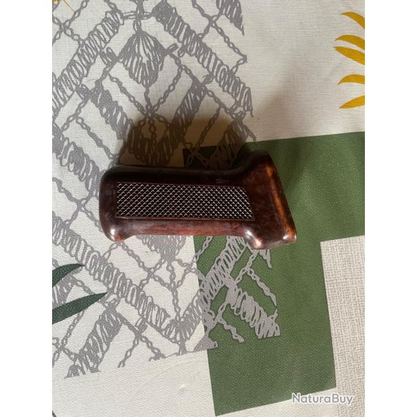 Vend poign�e pistolet bak�lite pour AK et akm