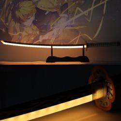 Katana LED de Zenitsu Agatsuma - RGB - Bois - Couleur Modulable - Demon Slayer