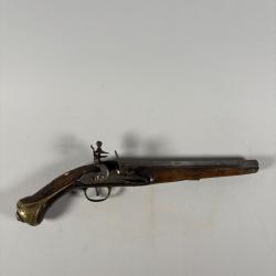 Pistolet &agrave; silex Espagnol  XVIIIeme siecle circa 1700