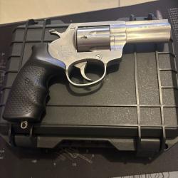 Revolver ALFA PROJ Model 3830 38 Sp&eacute;cial type police