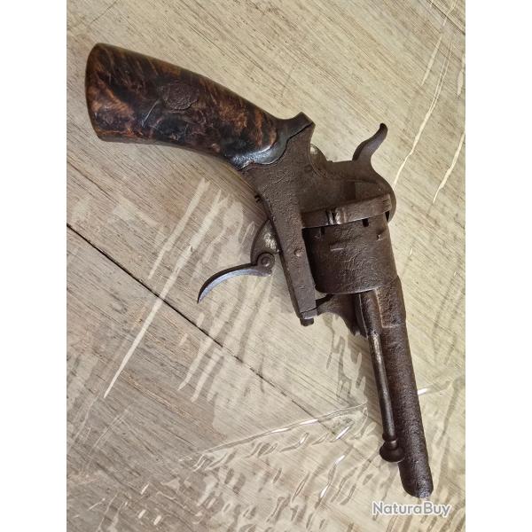Revolver a broche type lefaucheux grav� 7mm