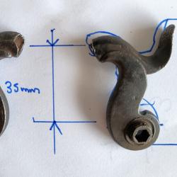 1 paire de chien pour fusil &agrave; percussion,  trou a 6 pans