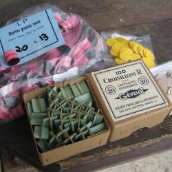LOT BOURRE ET CARTONS CAL 20 LOT1