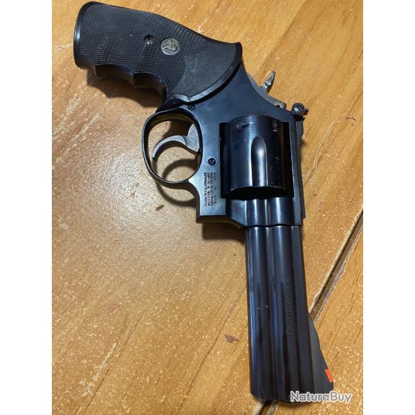Vend revolver s&w. Modem 586 357 magnum