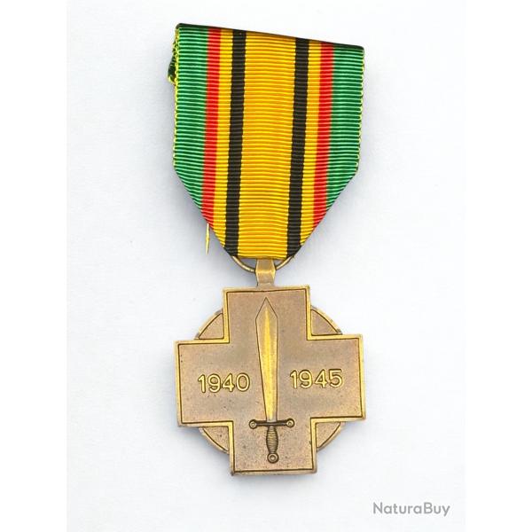 (98.001) M�daille Belge du combattant militaire de la guerre 1940-1945