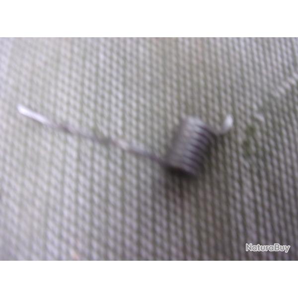 ressort  de culasse d'une  Remington 66 Nylon