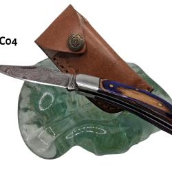 C04 - Couteau damas manche bois stabilis&eacute; bleu + &eacute;tui cuir
