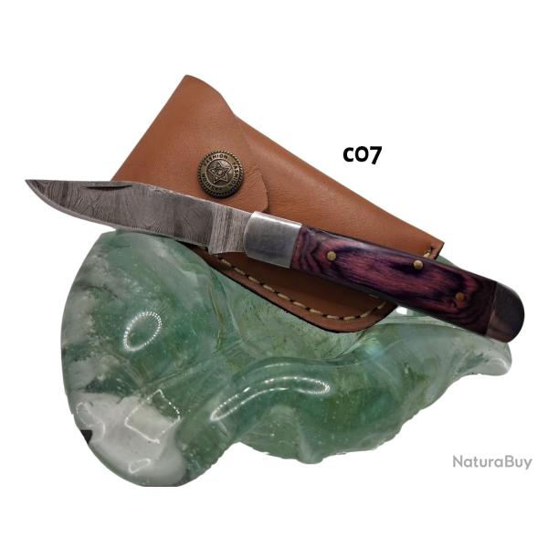 C07 - Couteau damas manche bois violet + �tui cuir