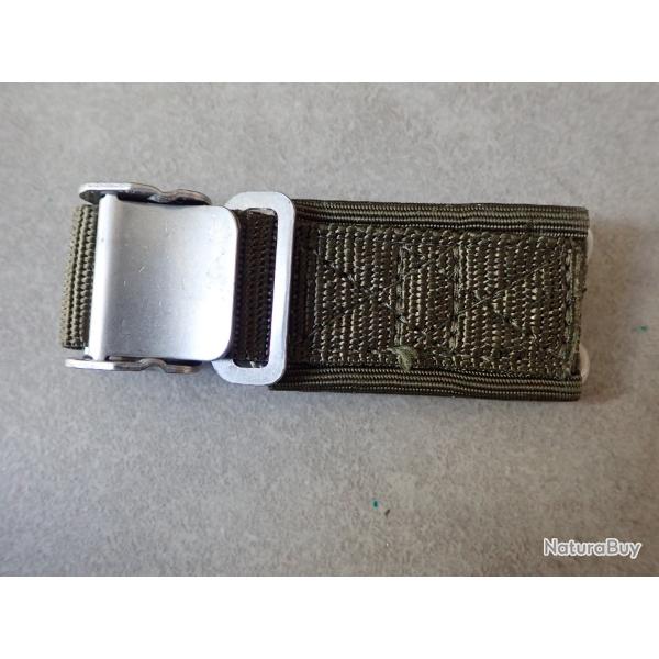 Accessoire sac � dos ? Brellage en toile pour ceinture type US ?