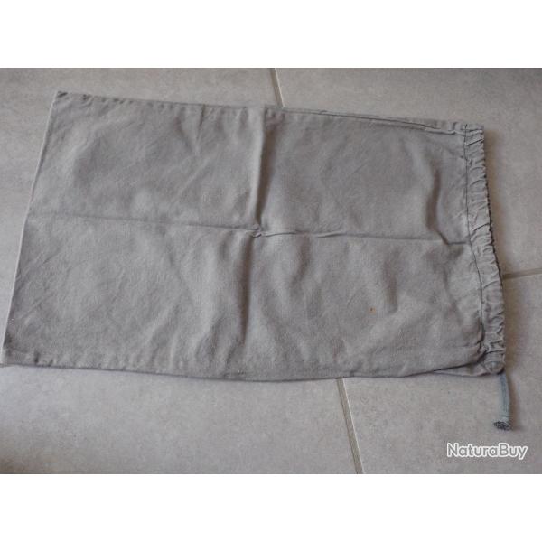 Sac en toile pour ranger chaussures ou pain ou nourriture ? Linge de corps ? Arm�e suisse.