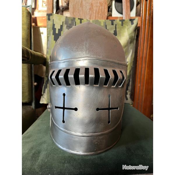 Heaume  en acier