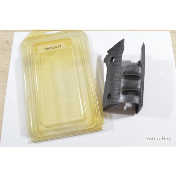 Poign�e  Grip pour revolver  / pistolet  TAURUS 92 /99 Meriden ct USA  Sile SN)