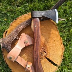 HA03 - Hache bushcraft  40 cm - acier finition brute - manche bois - &eacute;tui cuir